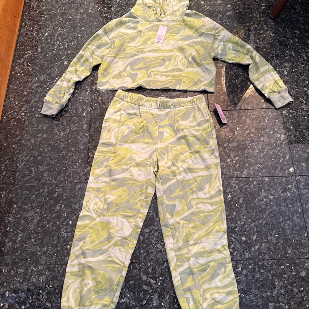 wild fable Green Marble Print Cropped Hoodie & Joggers Set